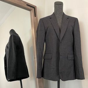 Sandro men’s blazer fits ladies too! I like the oversized men blazer great condi